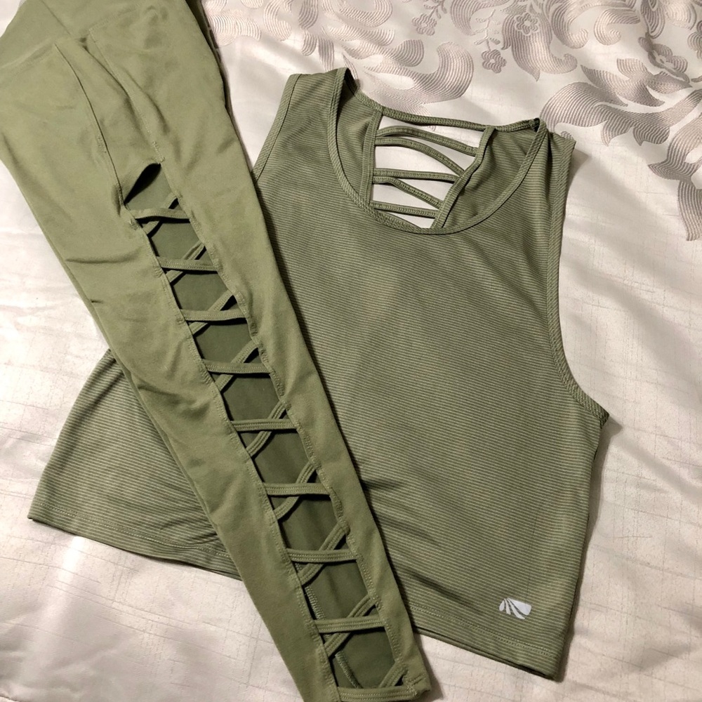 EUC set- leggings & top